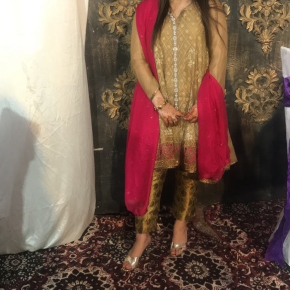 Pakistani designer wedding outfit - Picture 3 of 3